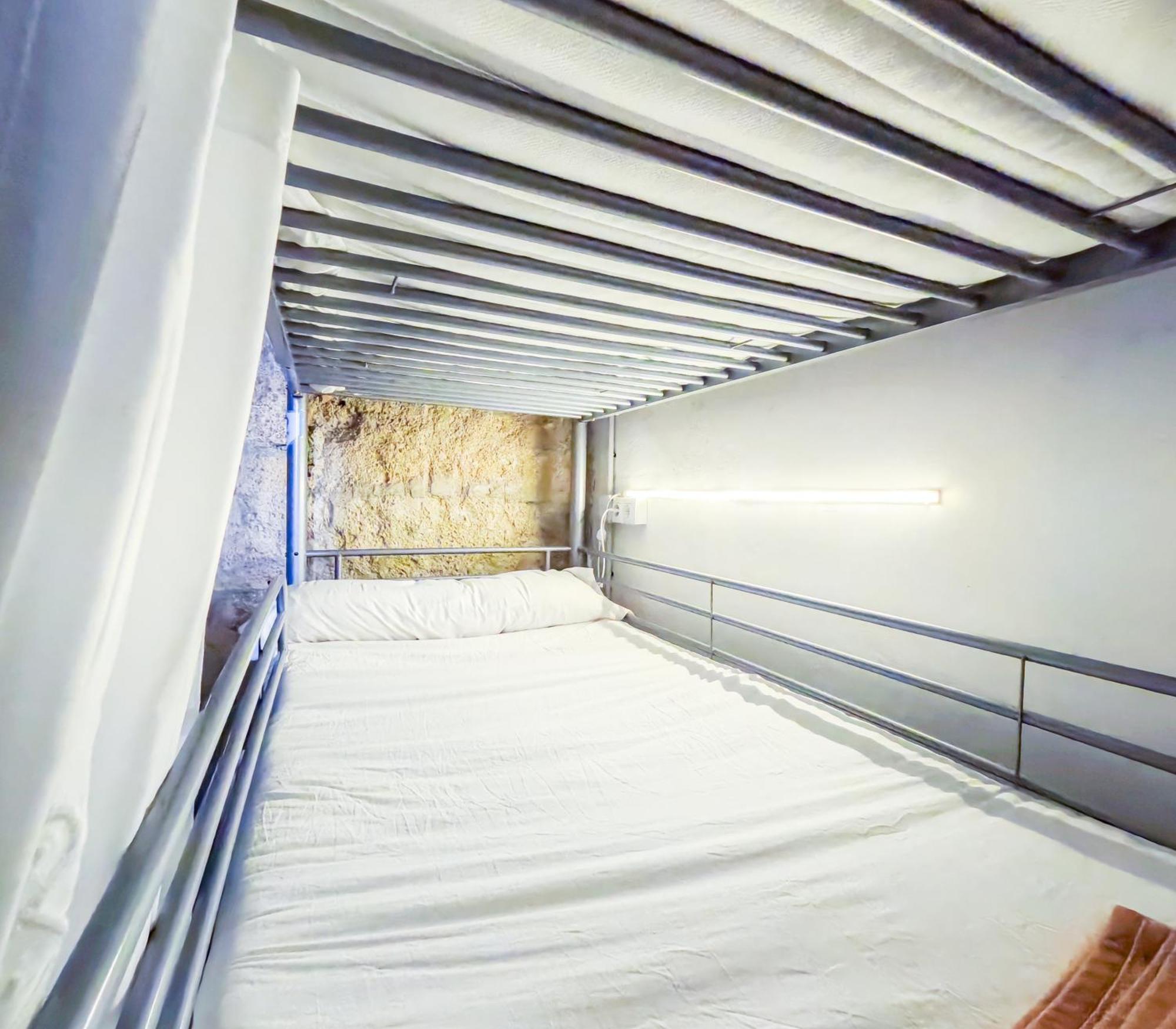 Alberg Ashavana Nest Hostel *